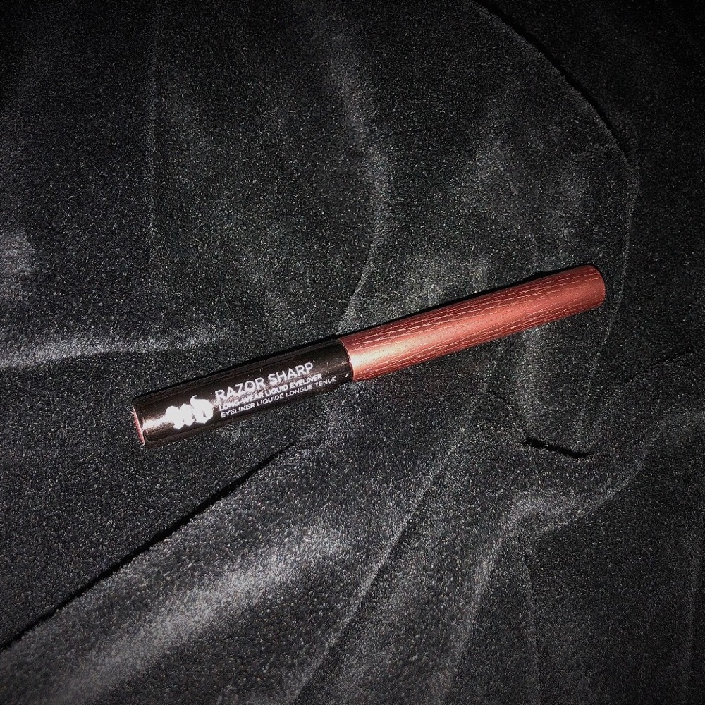 Urban Decay Razor Sharp Longwear Liquid Eyeliner